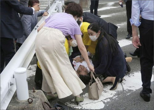 日本首相石破茂遭遇車禍，現(xiàn)場曝光與后續(xù)影響