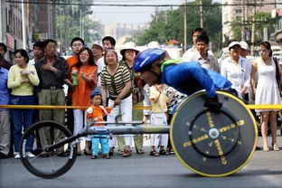 機(jī)器人跑完馬拉松累得坐上輪椅